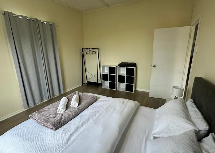 Spacious Family Home Sleeps 8