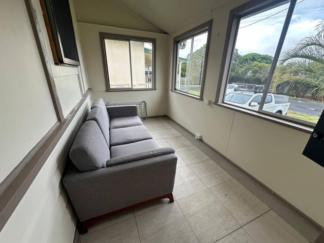 Spacious Family Sleeps 8 Holiday home *